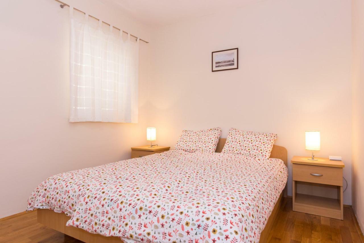 Apartments Marta Krk Town Exterior photo