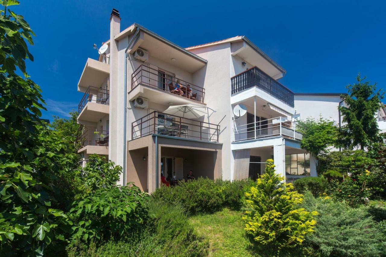 Apartments Marta Krk Town Exterior photo