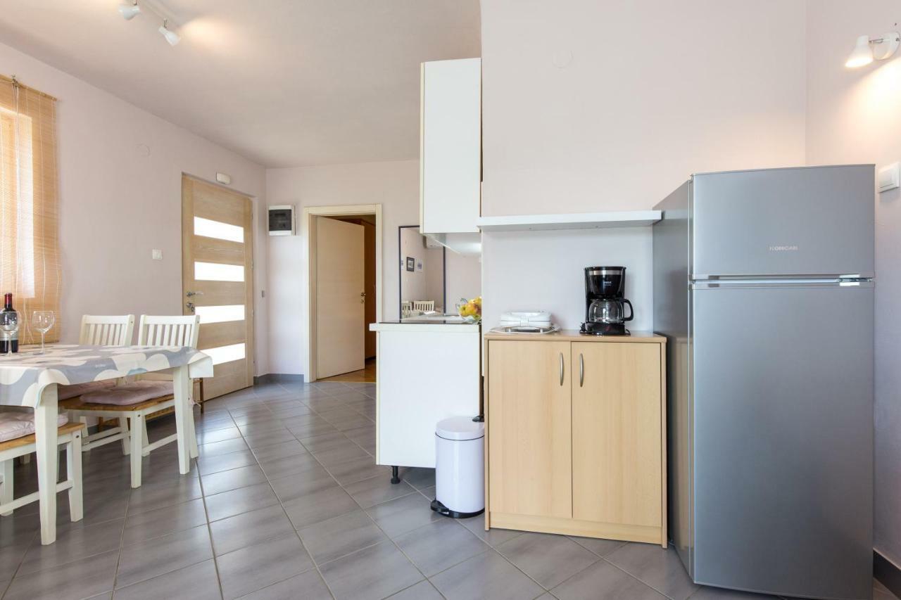 Apartments Marta Krk Town Exterior photo